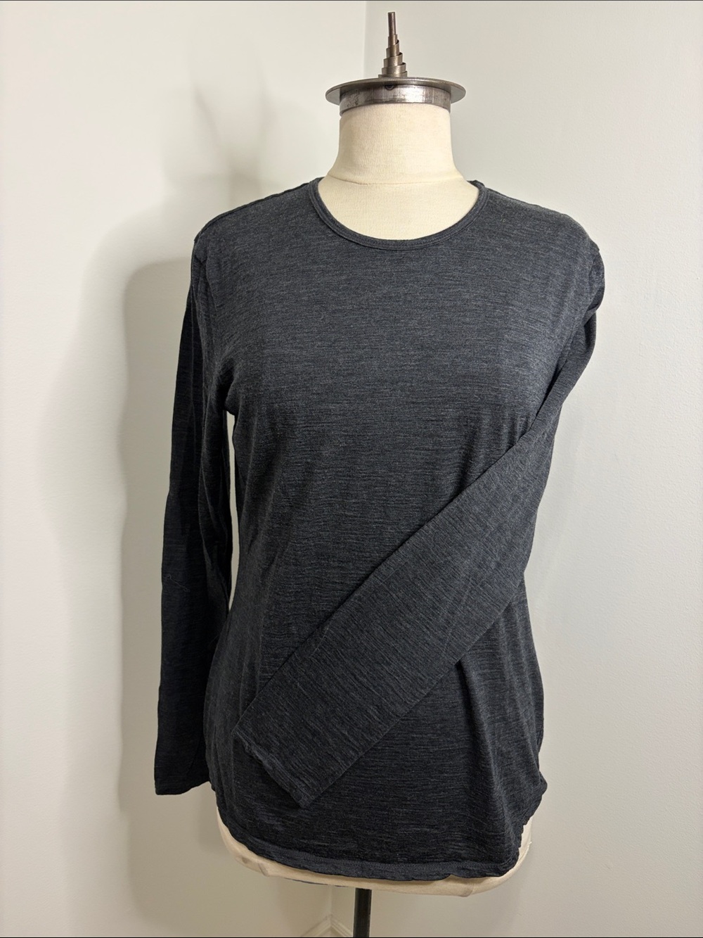 🇨🇦CLOUDVEIL 100% Merino Wool Long Sleeve Top Charcoal Grey SIZE LARGE
